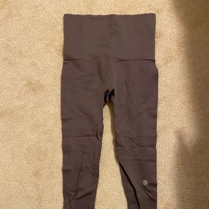 Savvi leggings size small.